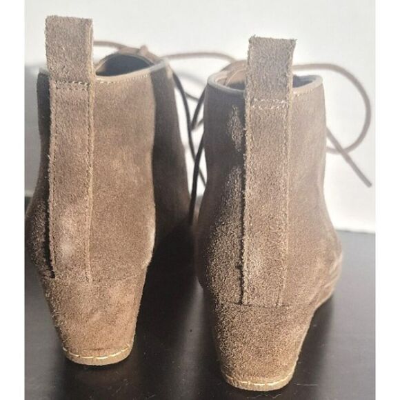 NWOT - Franco Sarto Suede Wedges - Size 6 - Picture 5 of 14